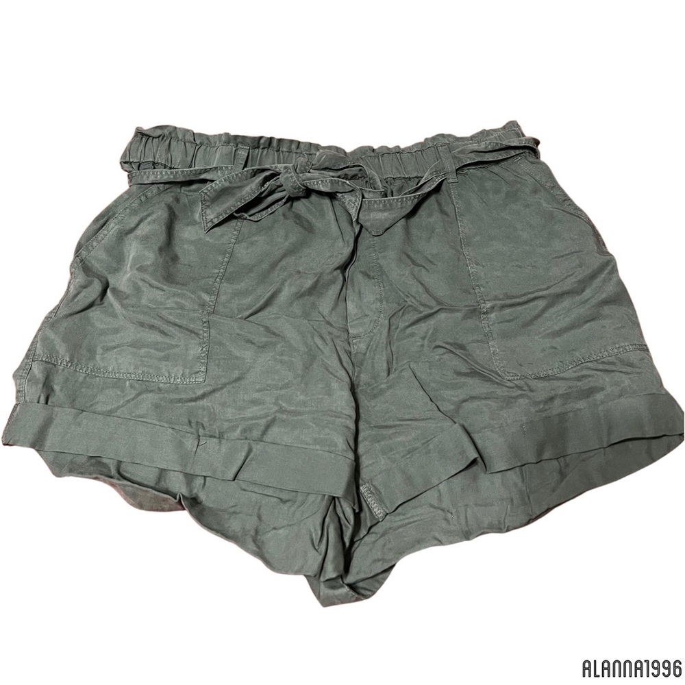 American Eagle Paper bag waist shorts - olive green